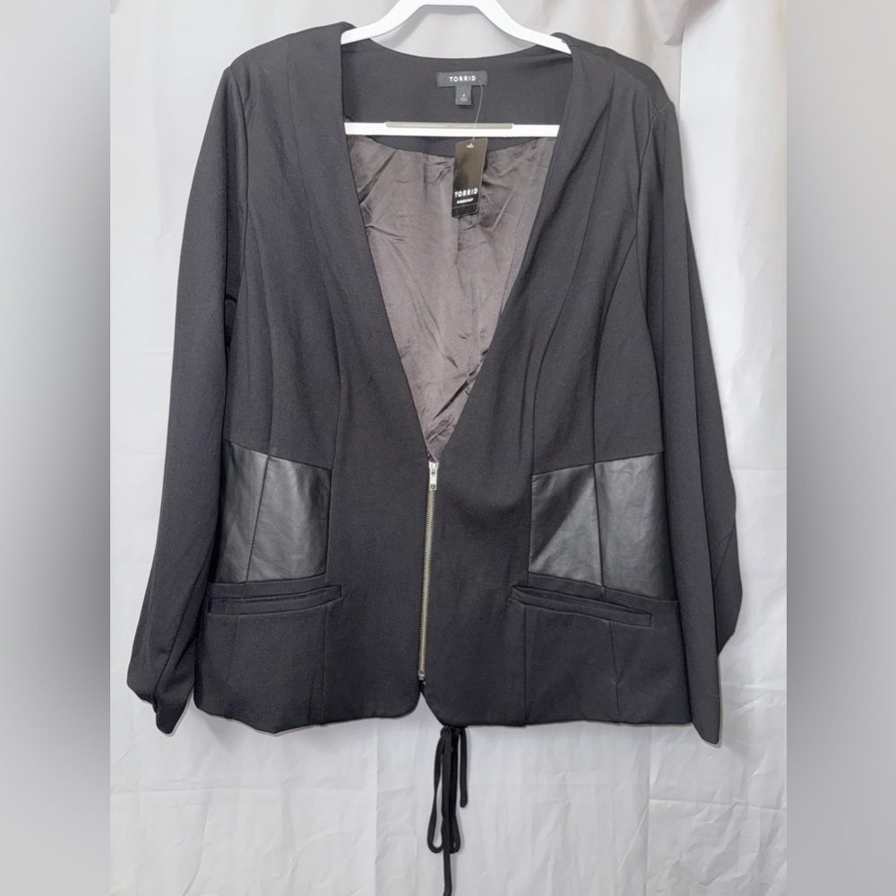 NWT Torrid Ponte Faux Leather Corset Blazer Size 4